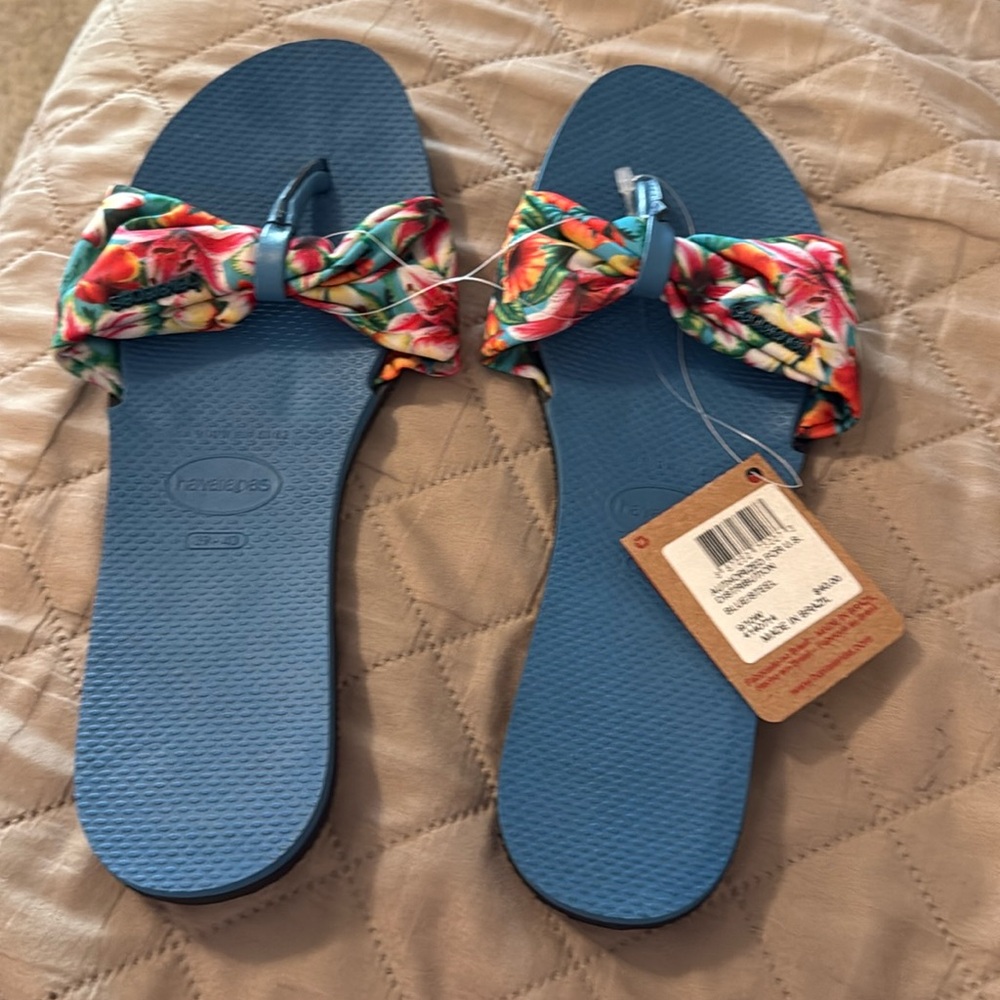 Havaianas, blue woven flip flop / sandals. size 9-10W